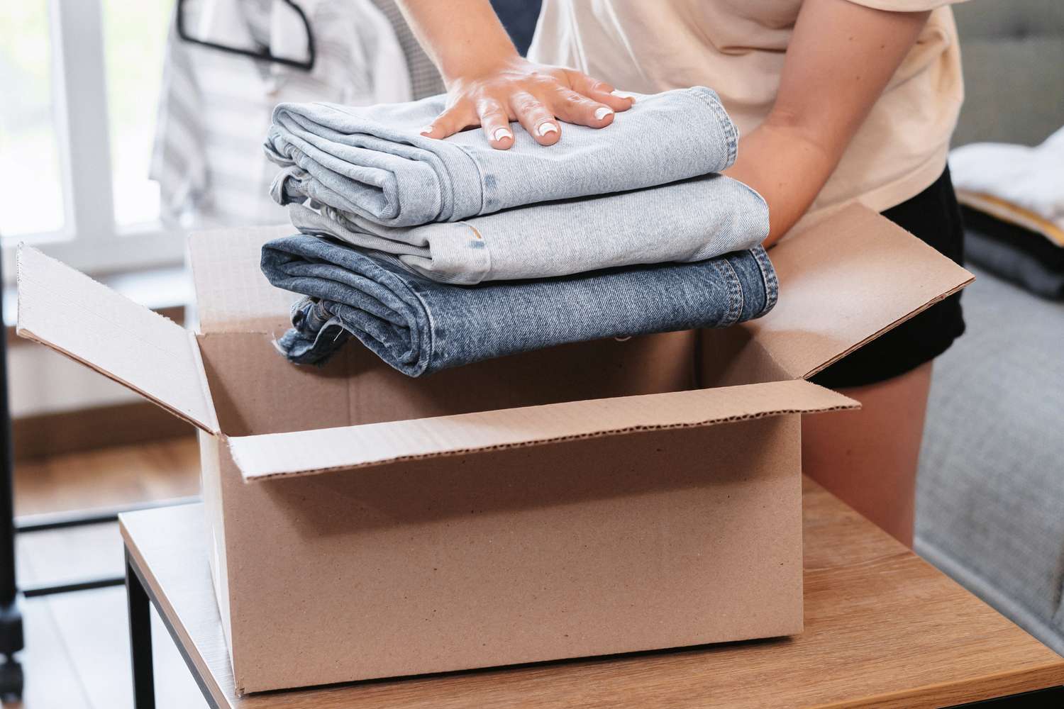 How to Prepare Clothes for Moving: Expert Packing Tips and Movers in Victoria
